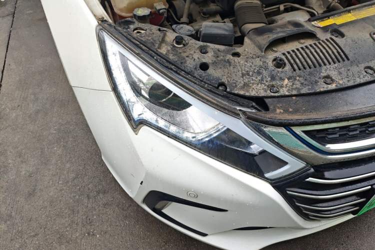 Used BYD Qin New Energy 2017 1.5T Luxury Model Right Front Headlight