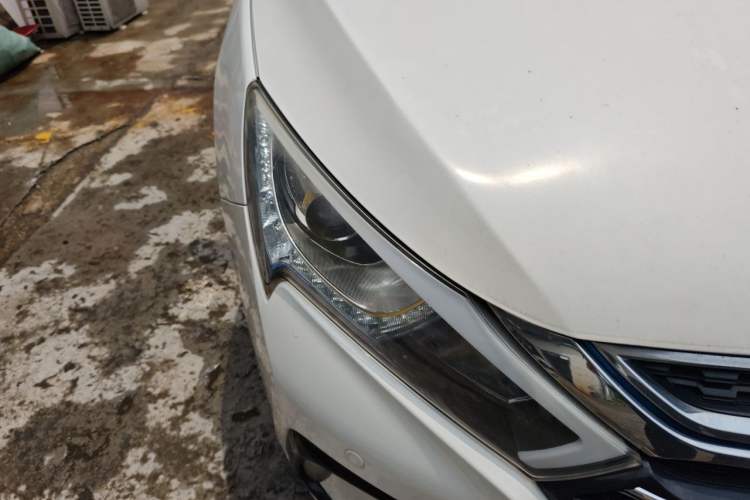 Used BYD Qin New Energy 2017 1.5T Luxury Model Right Front Headlight