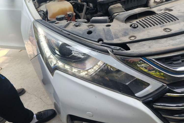 Used BYD Qin New Energy 2017 1.5T Luxury Model Right Front Headlight