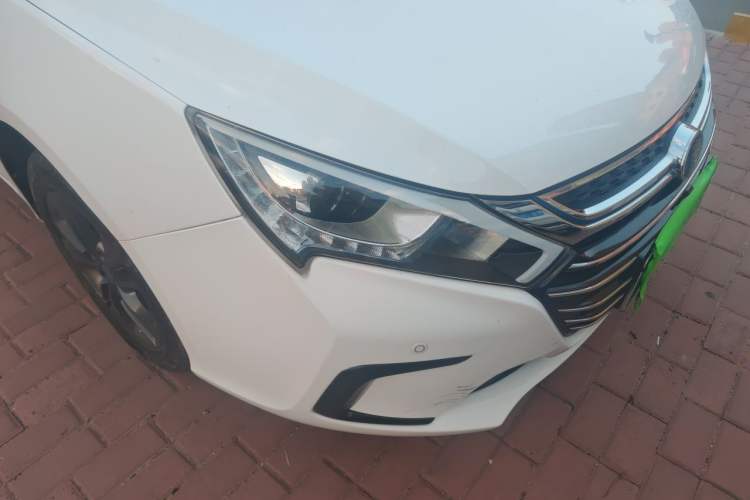 Used BYD Qin New Energy 2017 1.5T Luxury Model Right Front Headlight