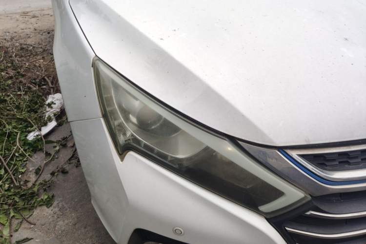Used BYD Qin New Energy 2017 1.5T Luxury Model Right Front Headlight