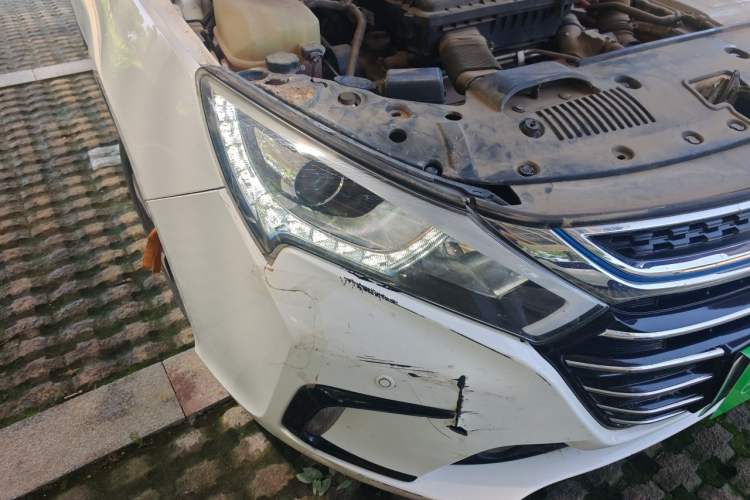 Used BYD Qin New Energy 2017 1.5T Luxury Model Right Front Headlight
