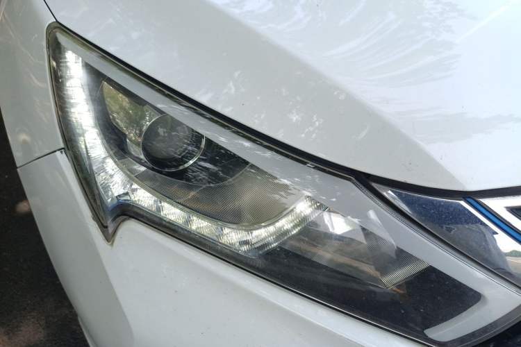 Used BYD Qin New Energy 2017 1.5T Luxury Model Right Front Headlight