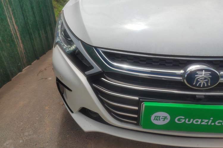 Used BYD Qin New Energy 2017 1.5T Luxury Model Right Front Headlight