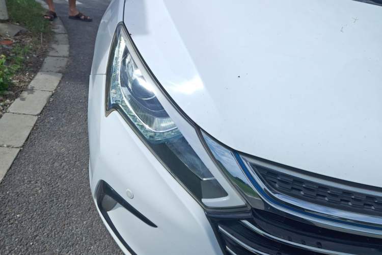 Used BYD Qin New Energy 2017 1.5T Luxury Model Right Front Headlight