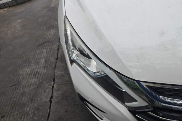 Used BYD Qin New Energy 2017 1.5T Luxury Model Right Front Headlight