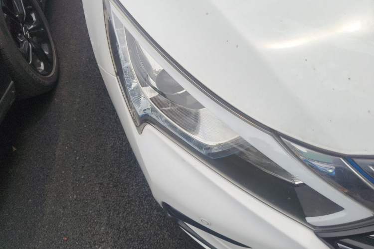 Used BYD Qin New Energy 2017 1.5T Luxury Model Right Front Headlight