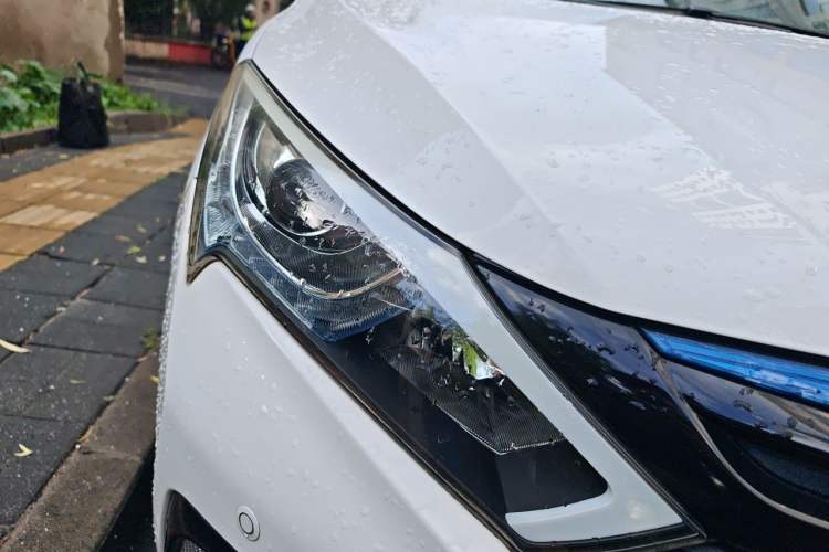 Used BYD Qin New Energy 2017 Qin EV300 Luxury Edition Right Front Headlight