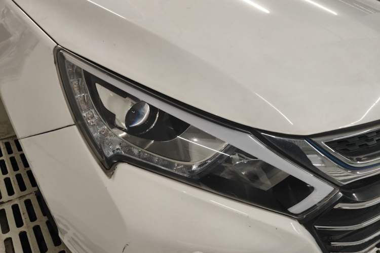 Used BYD Qin New Energy 2017 1.5T Luxury Model Right Front Headlight