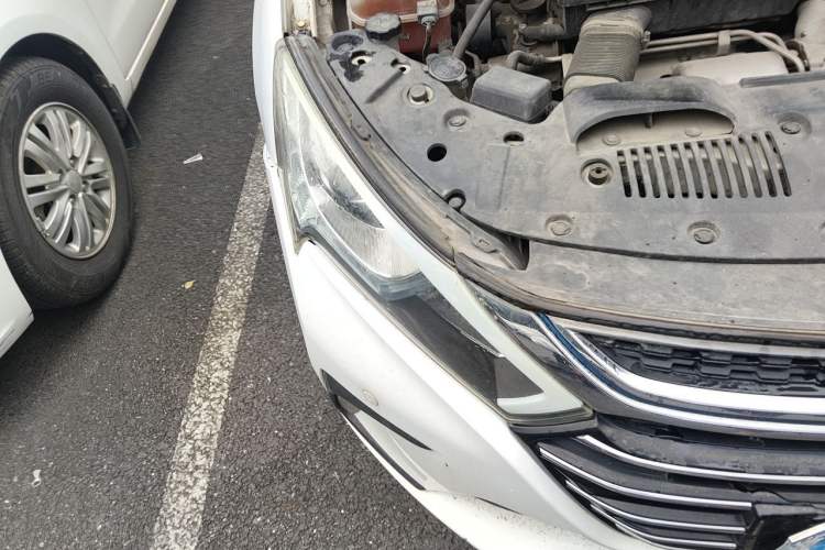 Used BYD Qin New Energy 2017 1.5T Luxury Model Right Front Headlight