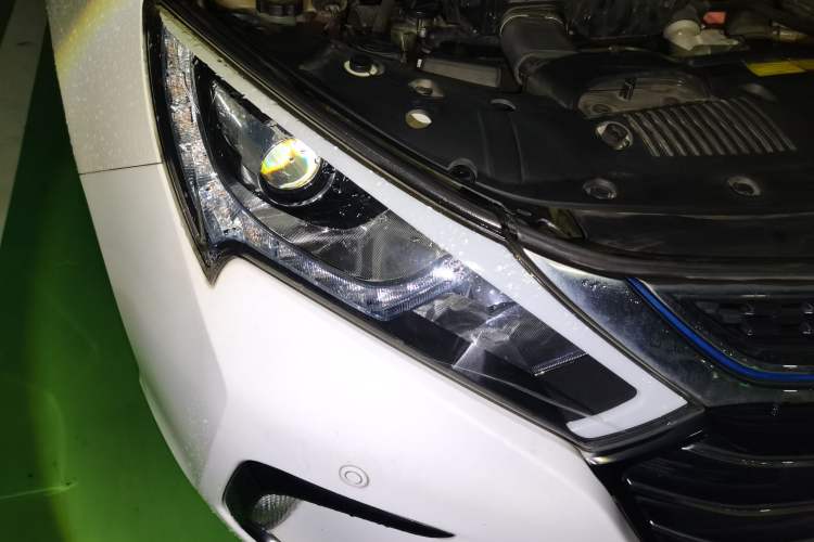 Used BYD Qin New Energy 2017 1.5T Luxury Model Right Front Headlight