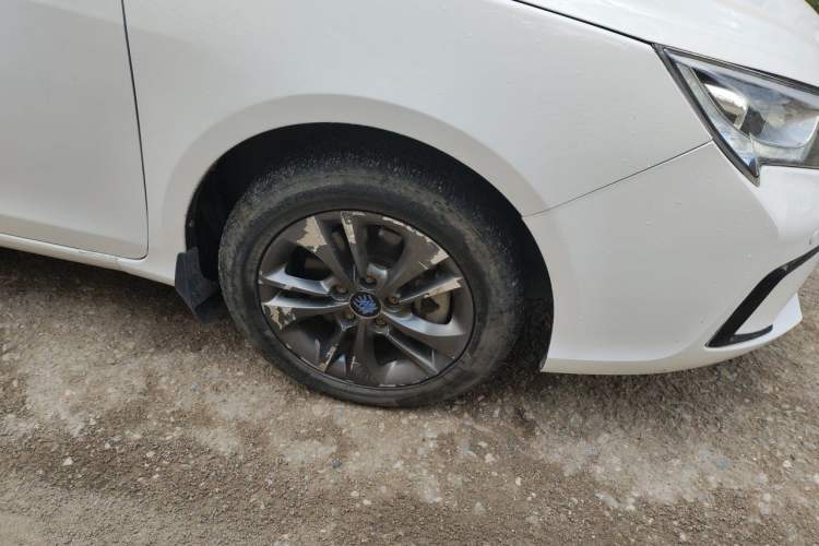Used BYD Qin New Energy 2017 Qin 1.5T 100 Right Front Wheel Hub