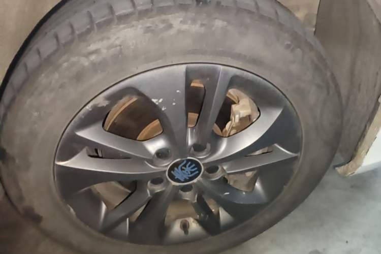 Used BYD Qin New Energy 2017 Qin 1.5T 100 Right Front Wheel Hub