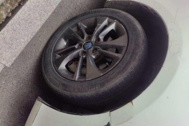 Used BYD Qin New Energy 2017 Qin 1.5T 100 Right Front Wheel Hub