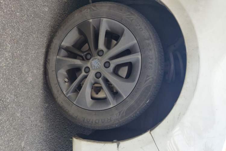 Used BYD Qin New Energy 2017 1.5T Luxury Model Right Front Wheel Hub