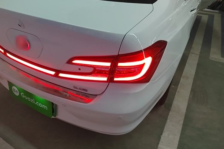 Used BYD Qin New Energy 2017 1.5T Luxury Model Right Rear Taillight