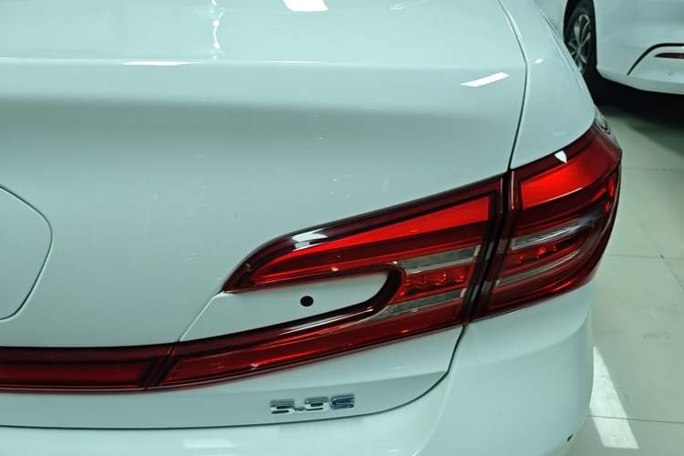 Used BYD Qin New Energy 2017 1.5T Luxury Model Right Rear Taillight