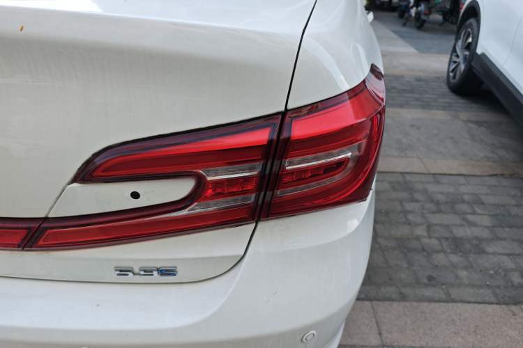 Used BYD Qin New Energy 2017 1.5T Luxury Model Right Rear Taillight