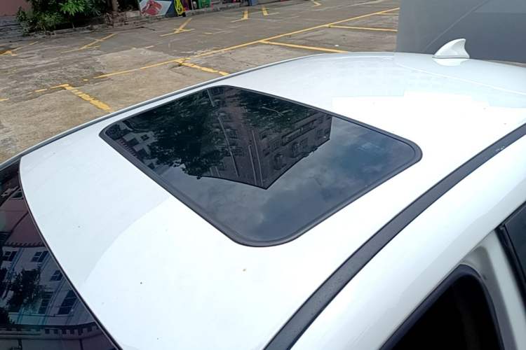 Used BYD Qin New Energy 2017 1.5T Luxury Model Roof