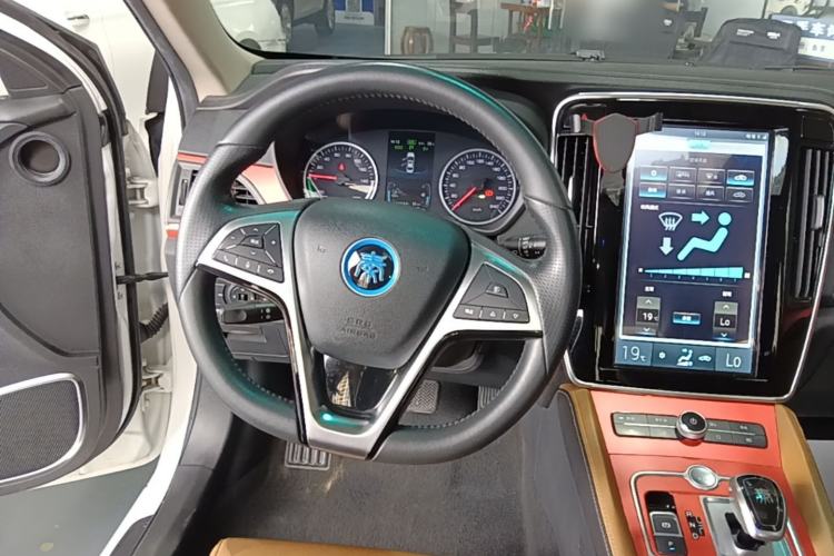 Used BYD Qin New Energy 2017 1.5T Luxury Model Steering Wheel