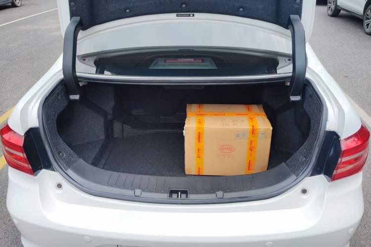 Used BYD Qin New Energy 2017 1.5T Luxury Model Trunk