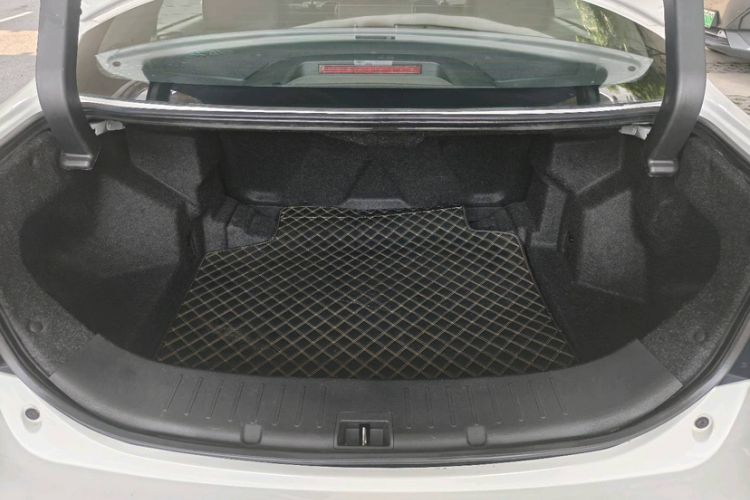 Used BYD Qin New Energy 2017 1.5T Luxury Model Trunk