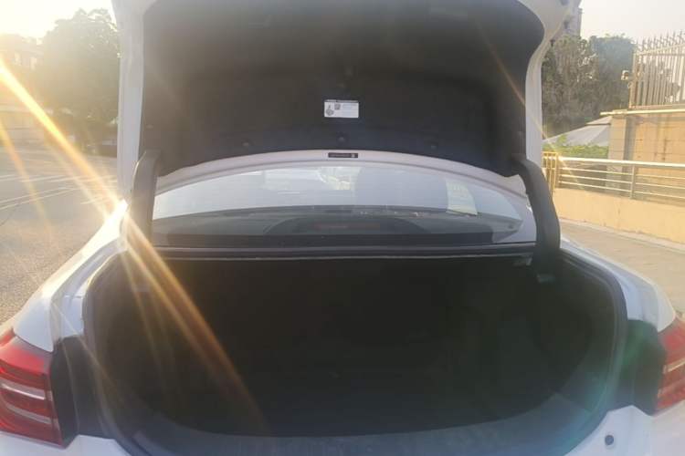 Used BYD Qin New Energy 2017 1.5T Luxury Model Trunk