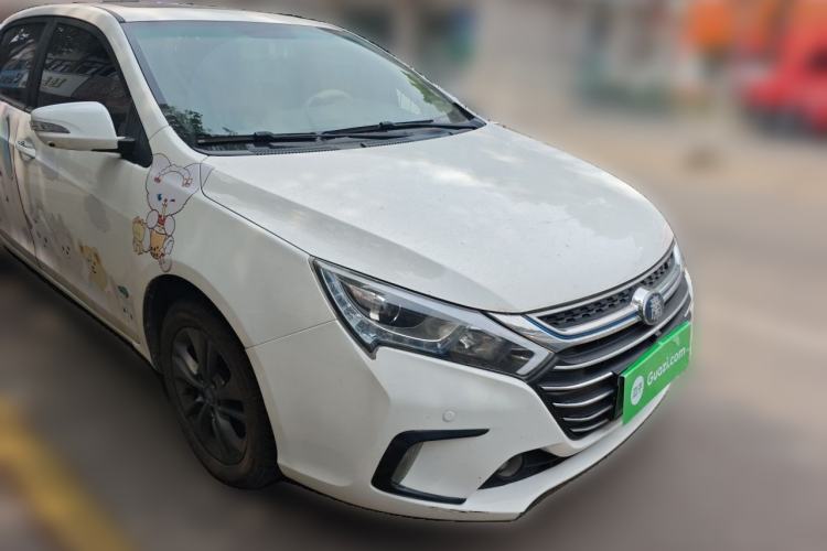 Used BYD Qin New Energy 2018 1.5T Smart Connect Premium Model Front Right 45 Deg