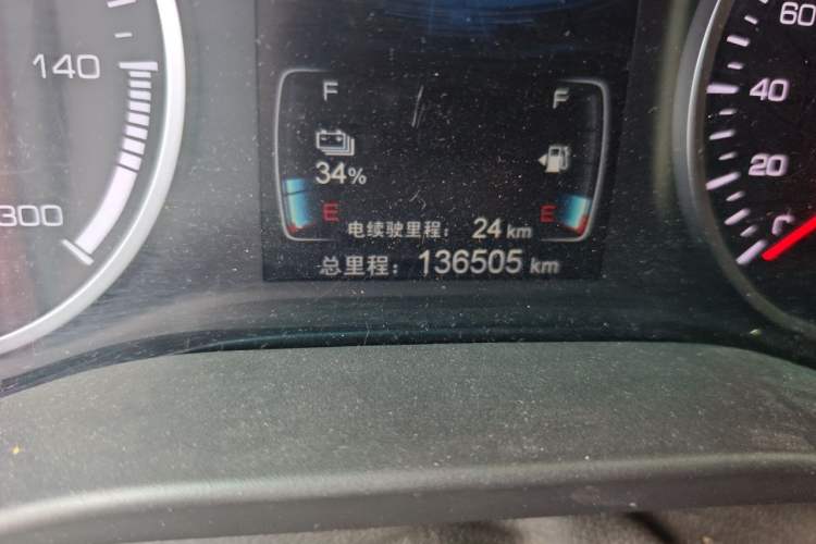 Used BYD Qin New Energy 2018 1.5T Smart Connect Premium Model Odometer Close Up