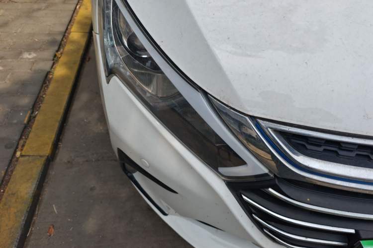Used BYD Qin New Energy 2018 1.5T Smart Connect Premium Model Right Front Headlight
