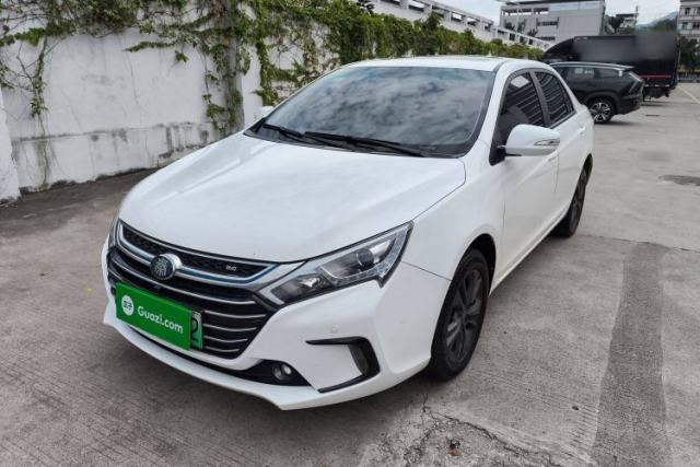 Ojetý BYD Qin New Energy 2018 1.5T Smart Connect Premium Model