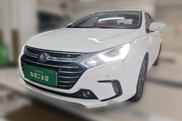 Ojetý BYD Qin New Energy 2018 1.5T Smart Connect Premium Model