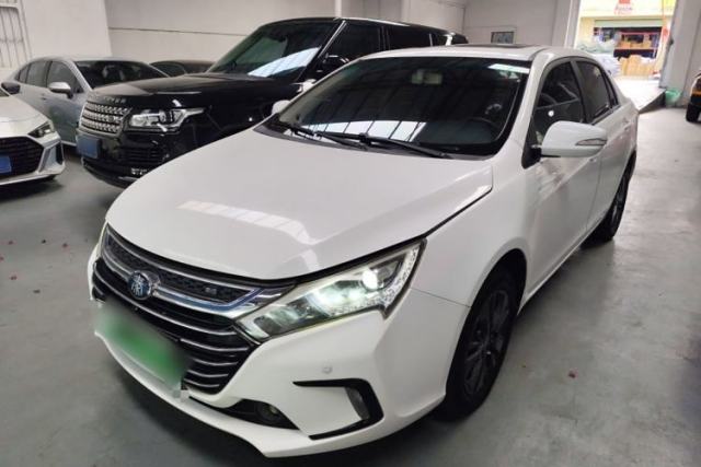 Ojetý BYD Qin New Energy 2018 1.5T Smart Connect Premium Model