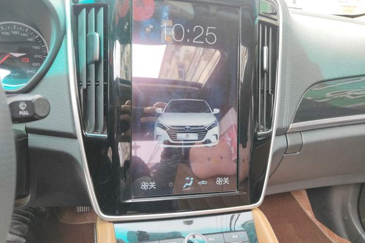 Used BYD Qin New Energy 2018 1.5T Smart Connect Premium Model Audio And AC Panel