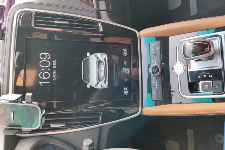 Used BYD Qin New Energy 2018 Qin EV450 Smart Connect Prestige Model Audio And AC Panel