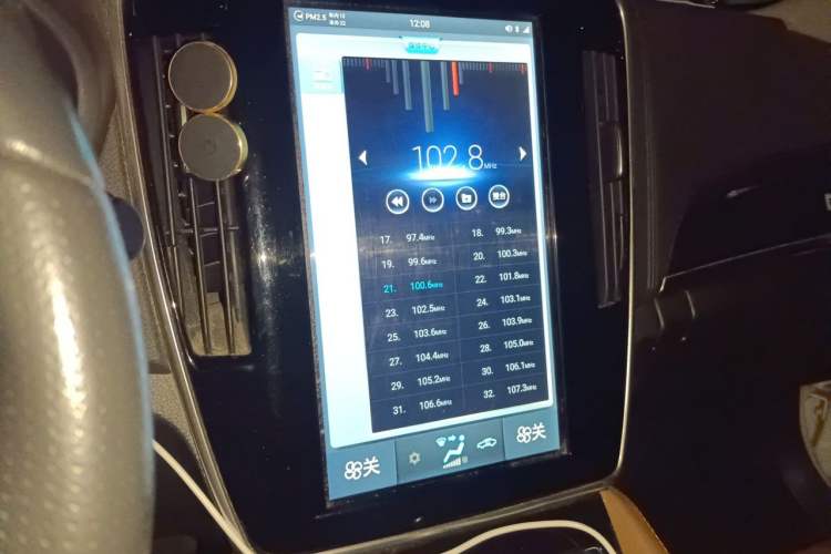 Used BYD Qin New Energy 2018 Qin EV450 Smart Connect Prestige Model Audio And AC Panel
