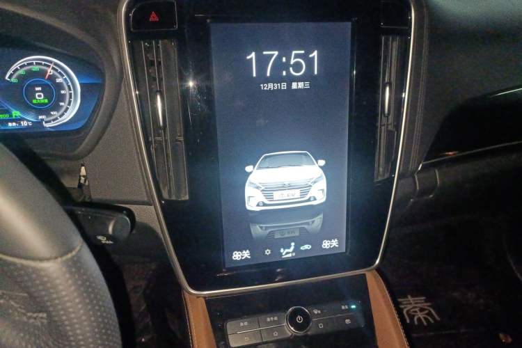 Used BYD Qin New Energy 2018 Qin EV450 Smart Connect Prestige Model Audio And AC Panel
