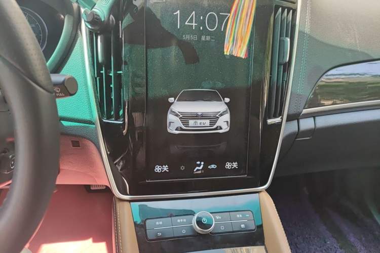 Used BYD Qin New Energy 2018 Qin EV450 Smart Connect Prestige Model Audio And AC Panel