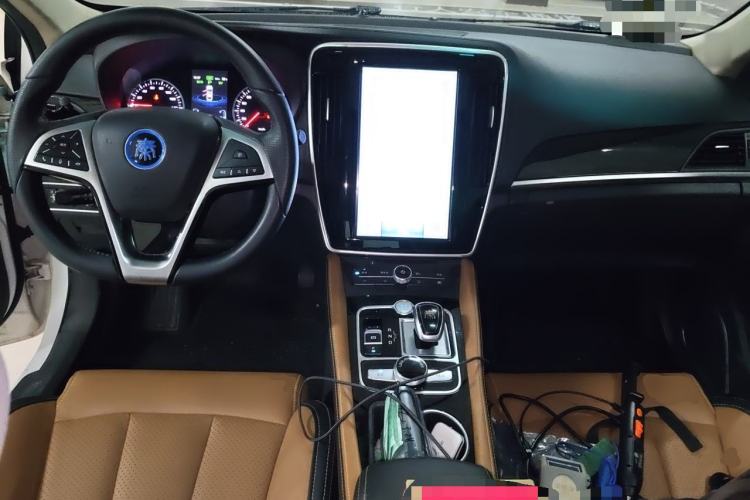 Used BYD Qin New Energy 2018 1.5T Smart Connect Premium Model Center Console