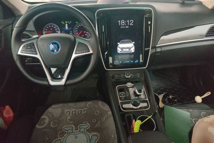 Used BYD Qin New Energy 2018 1.5T Smart Connect Elite Model Center Console