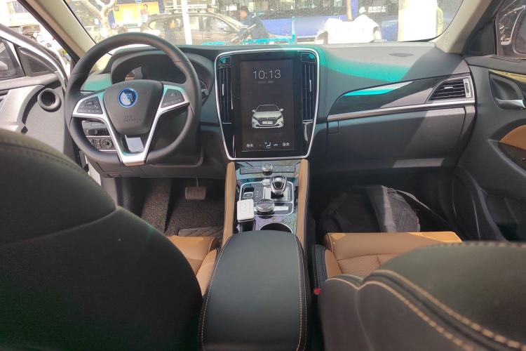 Used BYD Qin New Energy 2018 1.5T Smart Connect Premium Model Center Console