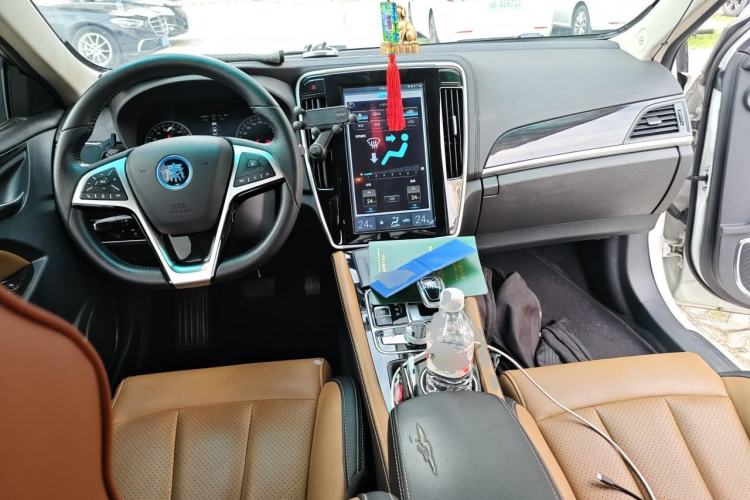 Used BYD Qin New Energy 2018 1.5T Smart Connect Premium Model Center Console