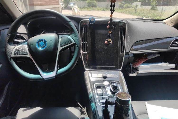 Used BYD Qin New Energy 2018 1.5T Smart Connect Elite Model Center Console