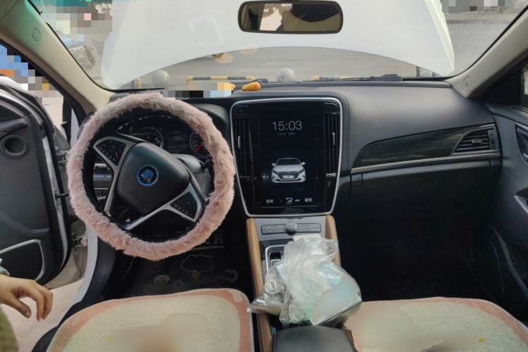 Used BYD Qin New Energy 2018 1.5T Smart Connect Premium Model Center Console