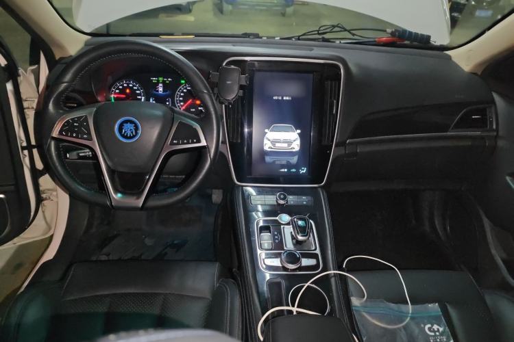 Used BYD Qin New Energy 2018 1.5T Smart Connect Elite Model Center Console