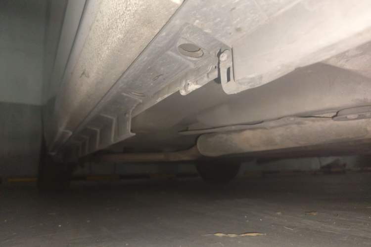 Used BYD Qin New Energy 2018 1.5T Smart Connect Premium Model Chassis Front Right