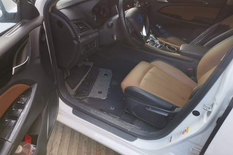 Used BYD Qin New Energy 2018 1.5T Smart Connect Premium Model Driver Seat