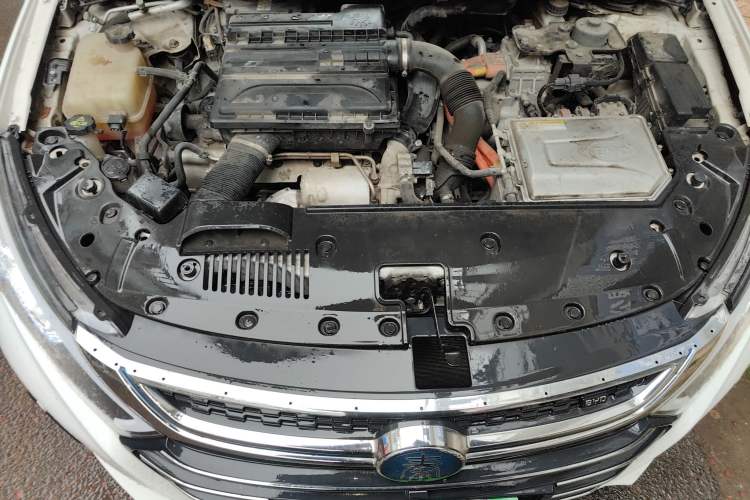 Used BYD Qin New Energy 2018 1.5T Smart Connect Premium Model Engine Bay