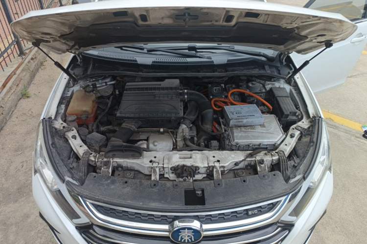 Used BYD Qin New Energy 2018 1.5T Smart Connect Premium Model Engine Bay