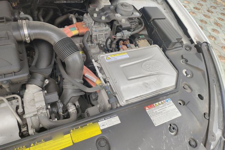Used BYD Qin New Energy 2018 1.5T Smart Connect Premium Model Engine Bay Left